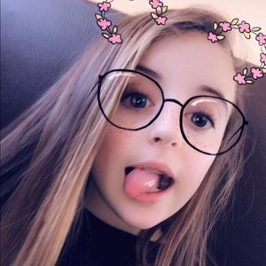 Meet your Posher, Elle